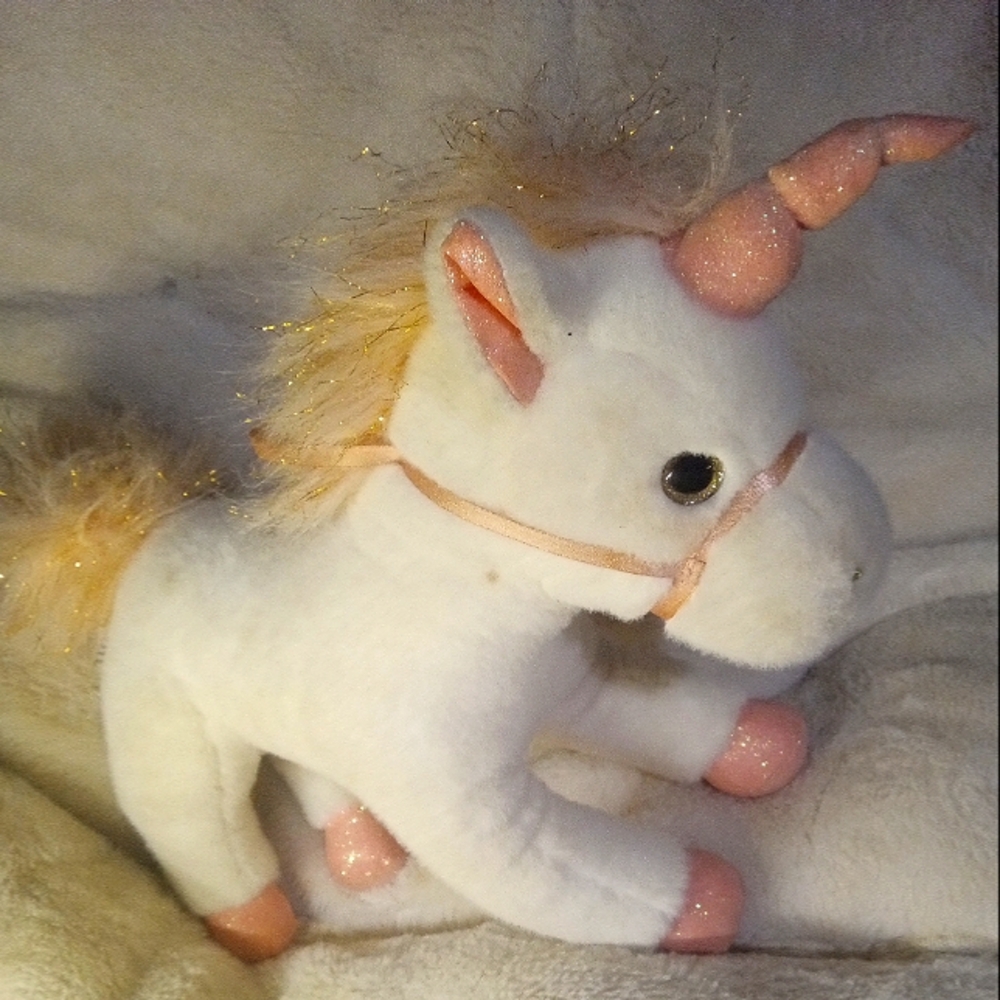 FAO Schwarz White Unicorn Pink Horn Gold Sparkle Mane Plush Stuffed Animal 15"